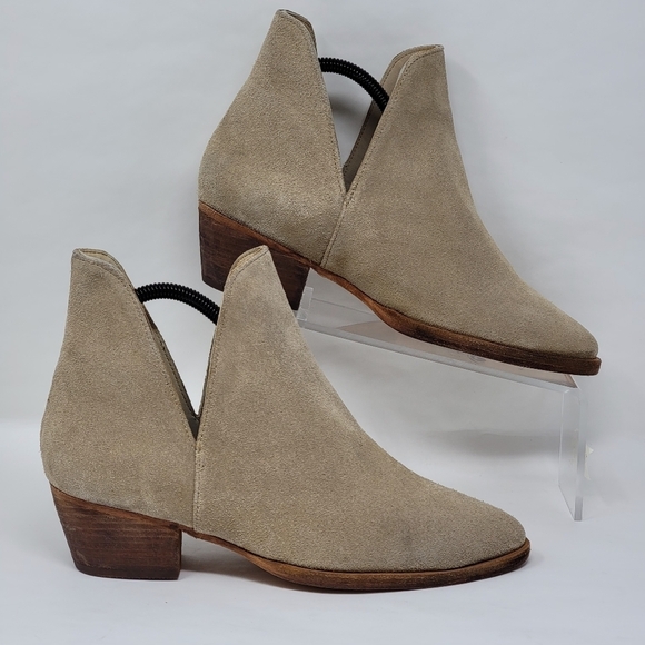 Free People Womens Double V Beige Suede Ankle Boots Size EUR 37.5 New - Picture 1 of 11